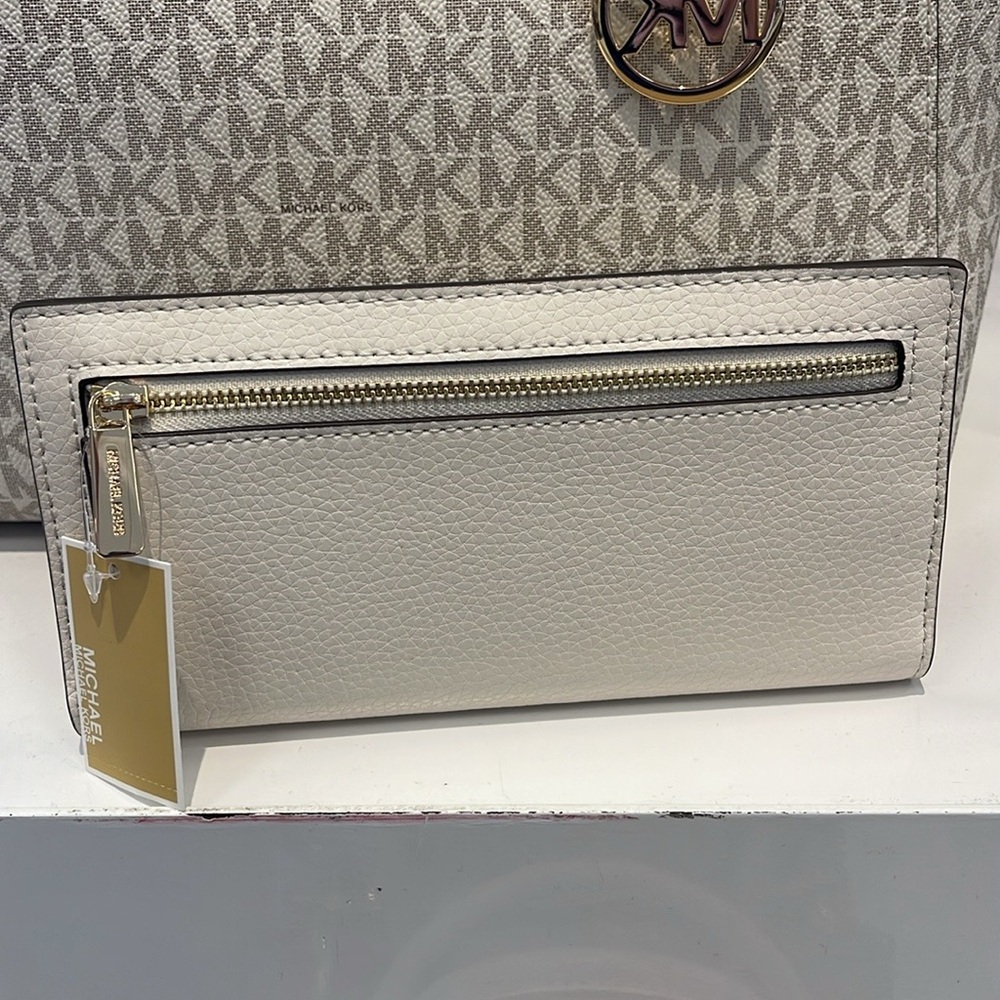 Michael Kors Reed Large Bifold Pebbled Leather Snap Wallet Card Case 
Lg… - Picture 3 of 16